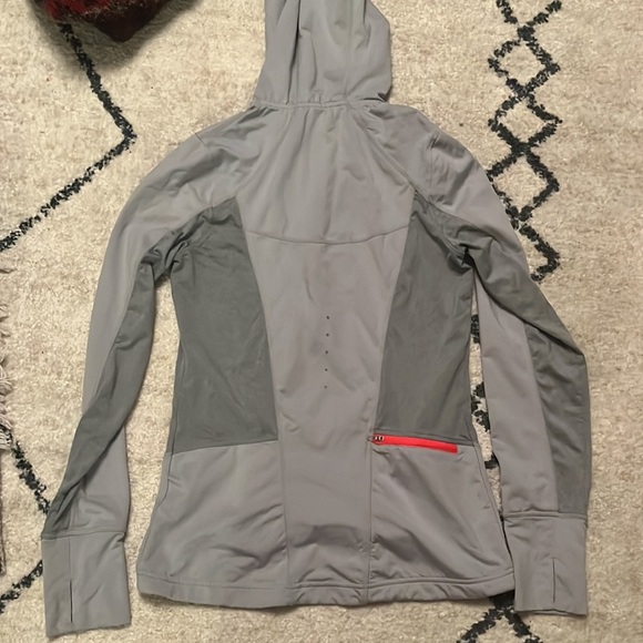 Insulated Running Shirt - Picture 3 of 4